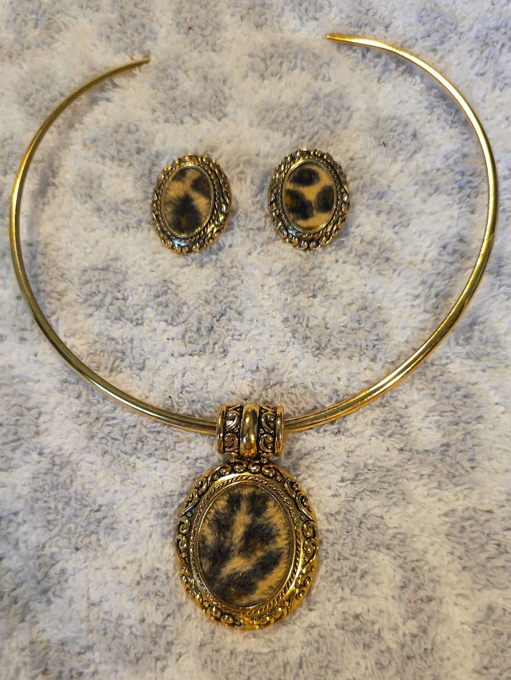 Vintage 1980s Gold Tone Leopard Print Collar Necklace & Earring Set